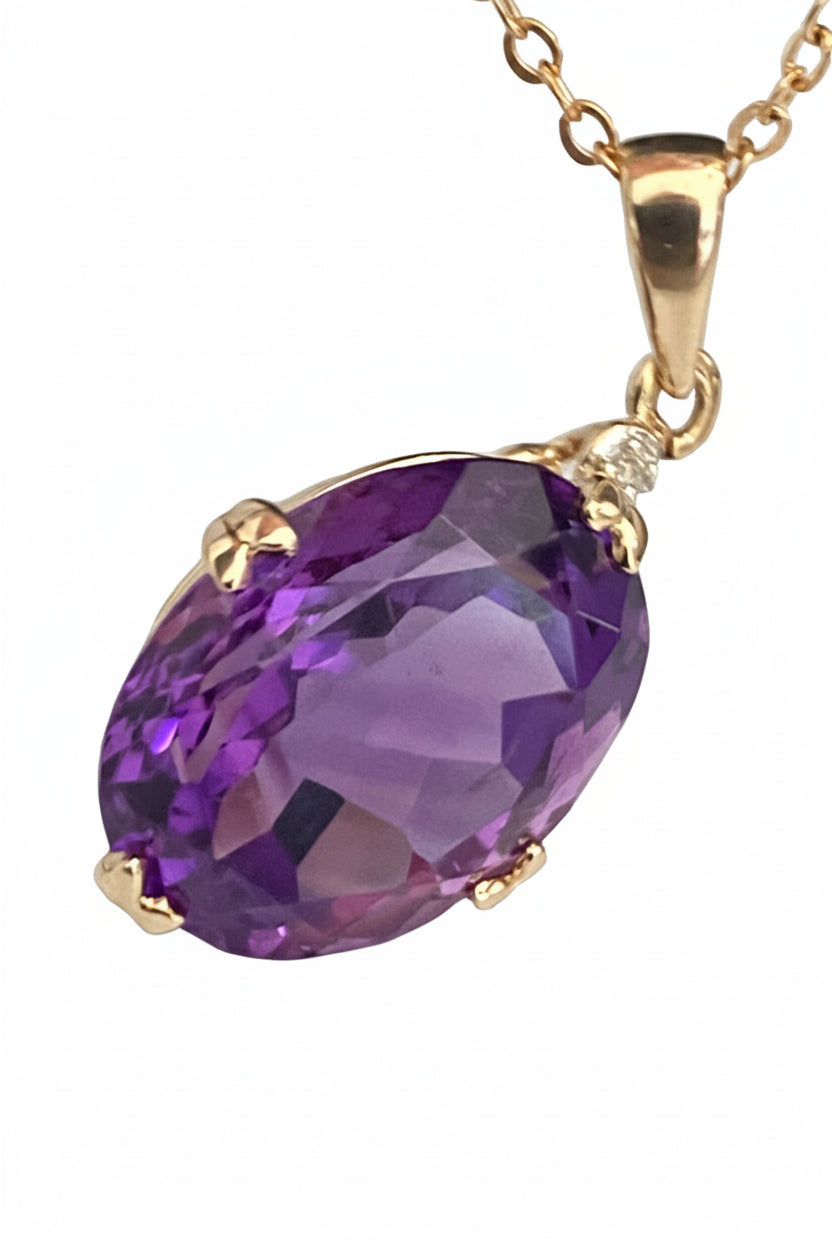 10K Yellow Gold Amethyst & Diamond pendant 31mm