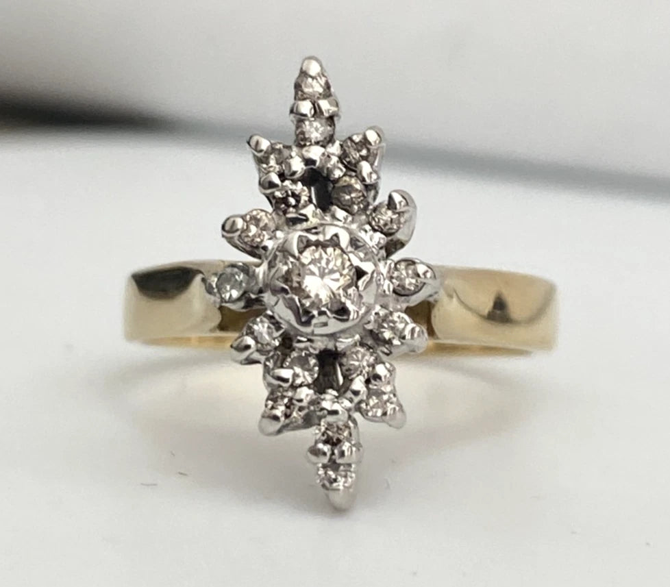 Vintage 18K Yellow Gold & Diamond Cluster Ring Size K (US 5.25)