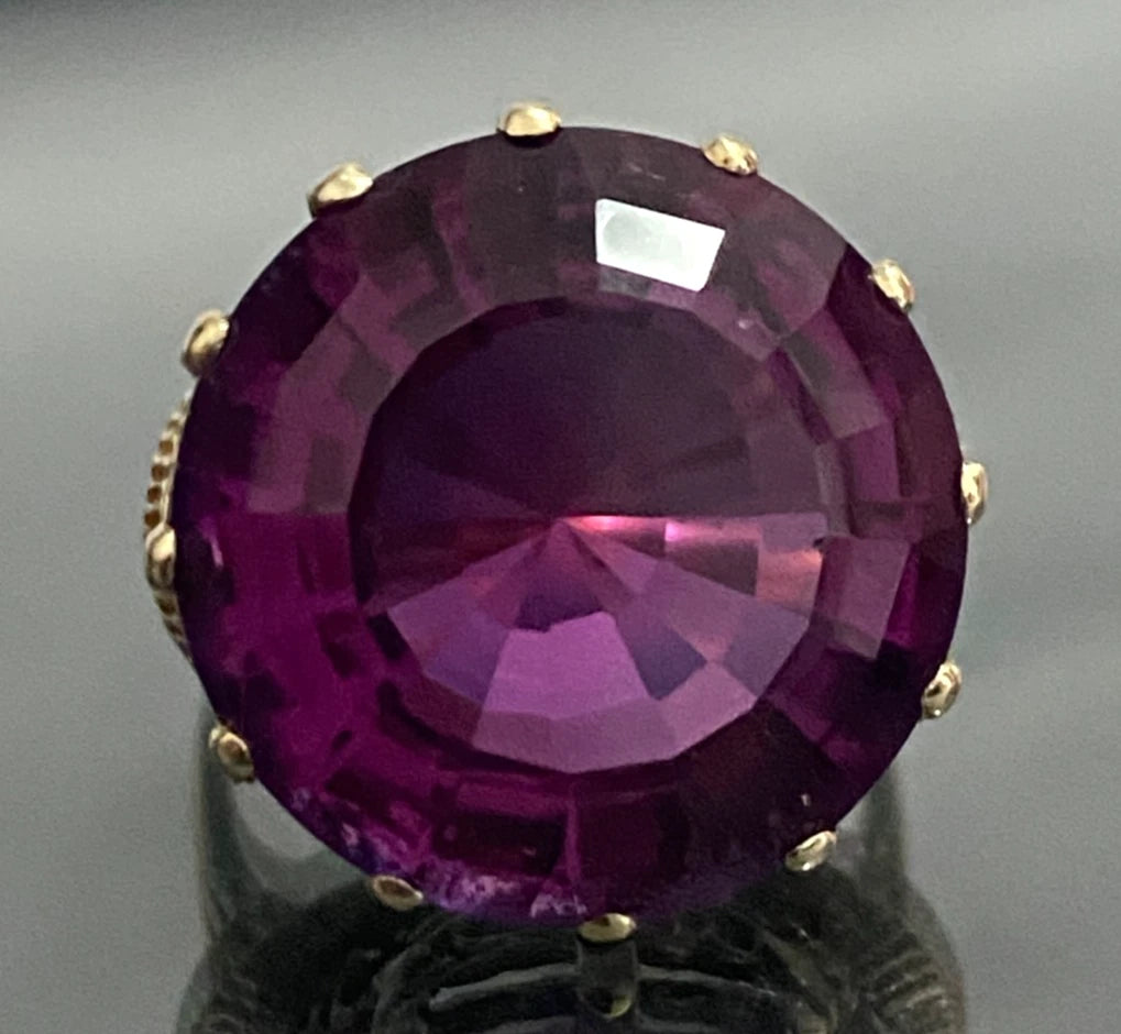1970's 9K Yellow Gold with Large Amethyst Doublet Ring - Size N (US 6.75)