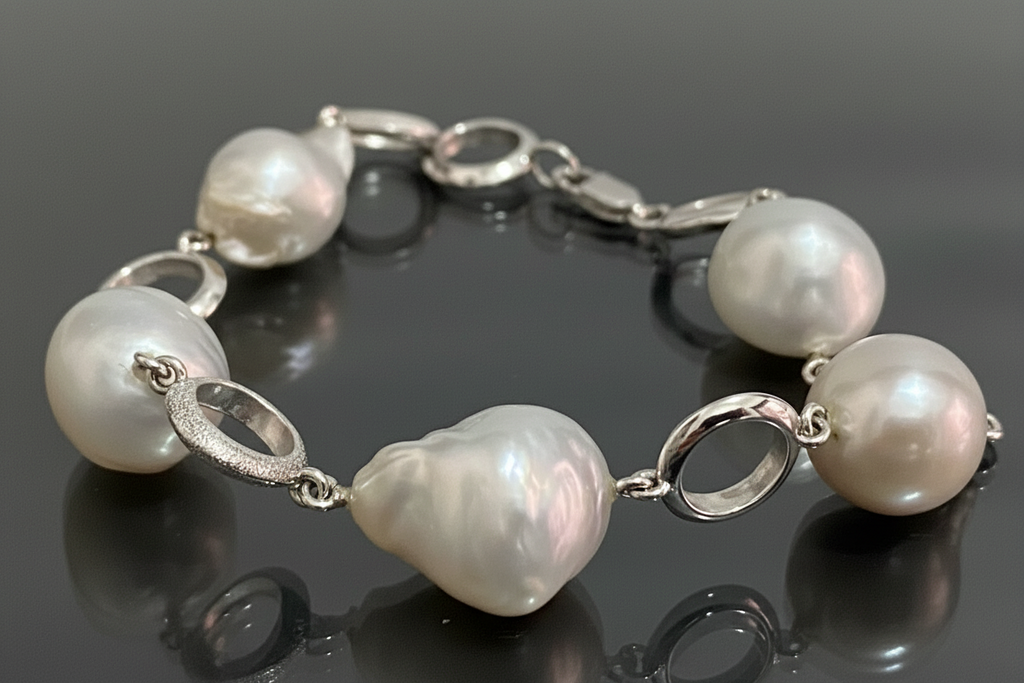 18K White Gold South Sea Baroque Pearl Bracelet 21cm Long