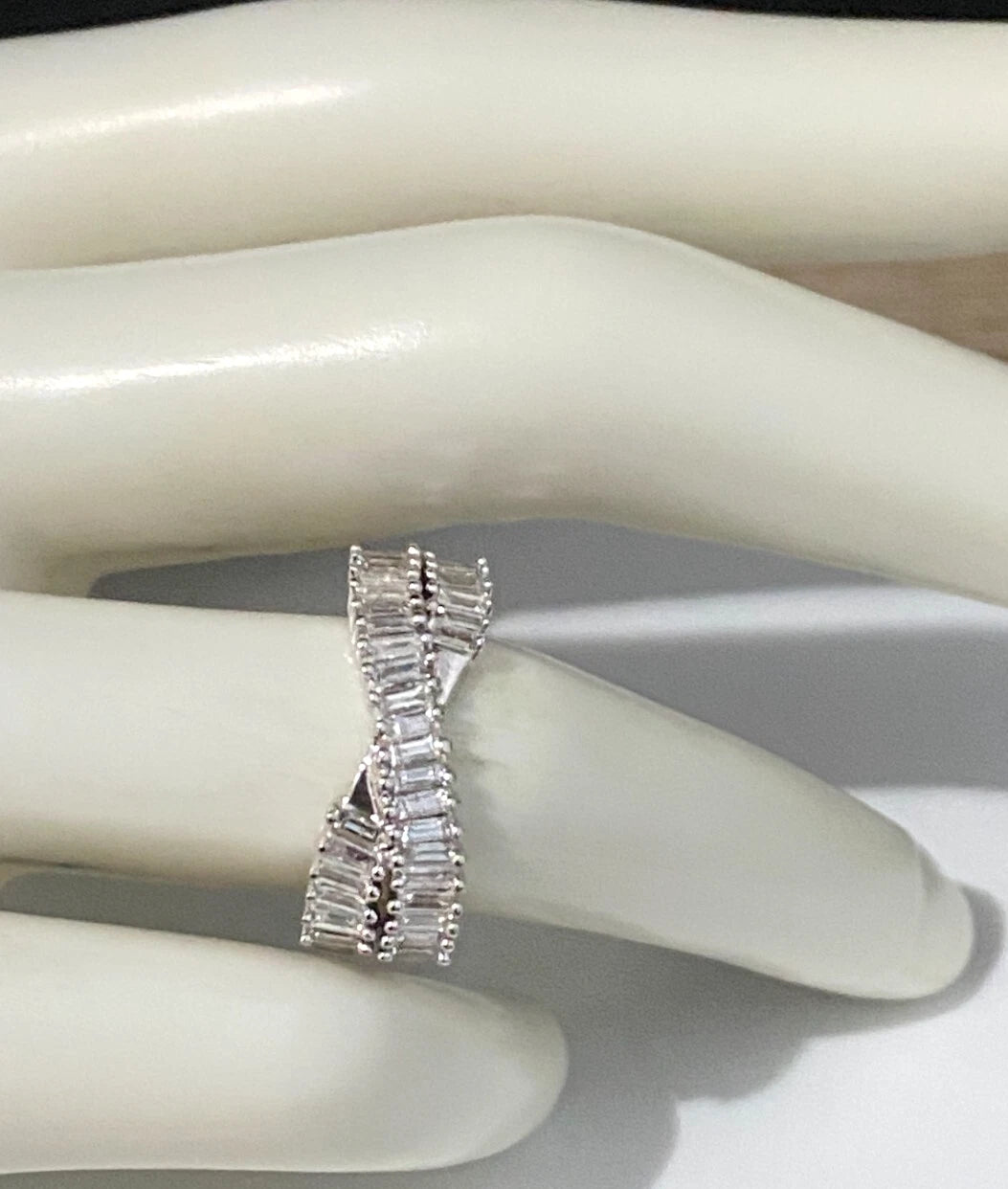 9K White Gold & 0.90CT Diamond Crossover Ring Size L - 5 3/4