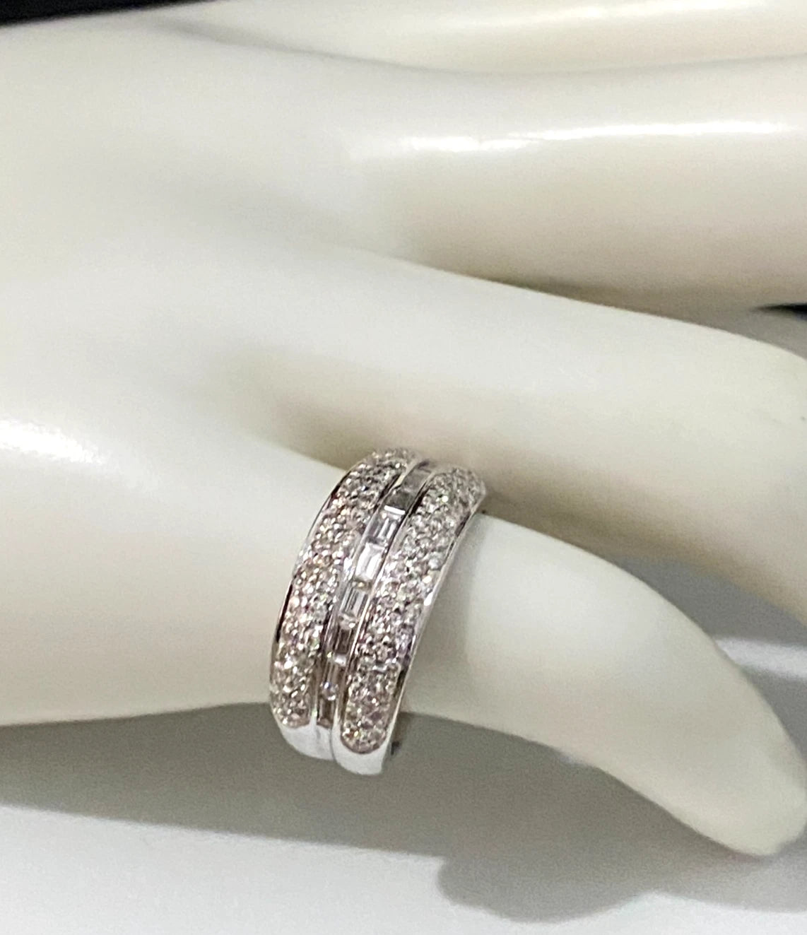 9K White Gold & 0.75CT Diamond Stacking Band Ring Size K - 5 3/8