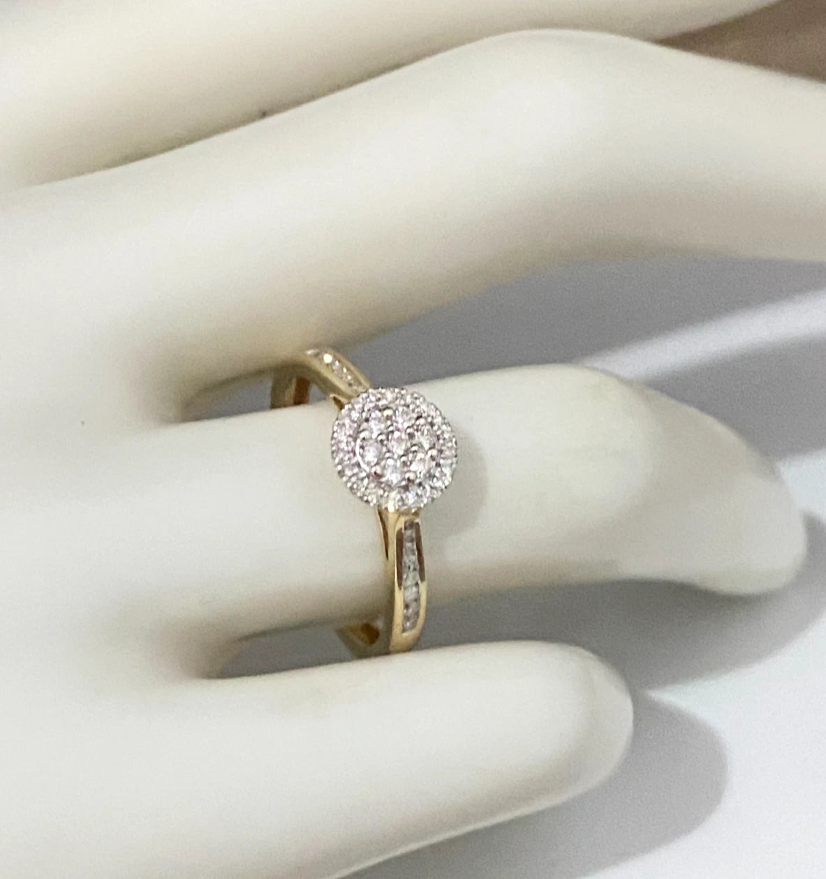 10K Yellow Gold & 0.25CT Diamond Halo engagement Ring Size O - 7 1/4