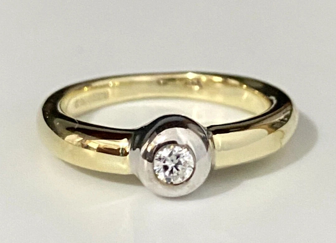 9K Yellow Gold & Cubic Zirconia Solitaire Ring Size O - 7