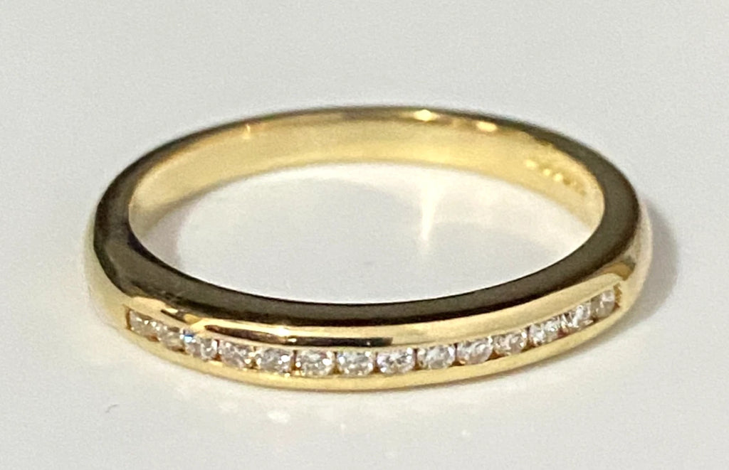 18K Yellow Gold & 0.15CT Diamond Channel Set Wedding Band Ring Size N - 6 3/4