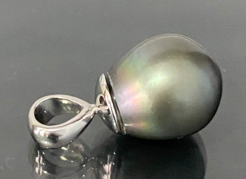 18K White Gold & Tahitian Pearl Pendant 24.0mm High