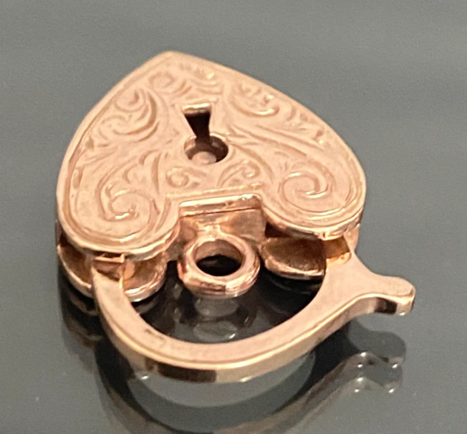 9ct Rose Gold Heart Engraved Padlock Clasp / pendant