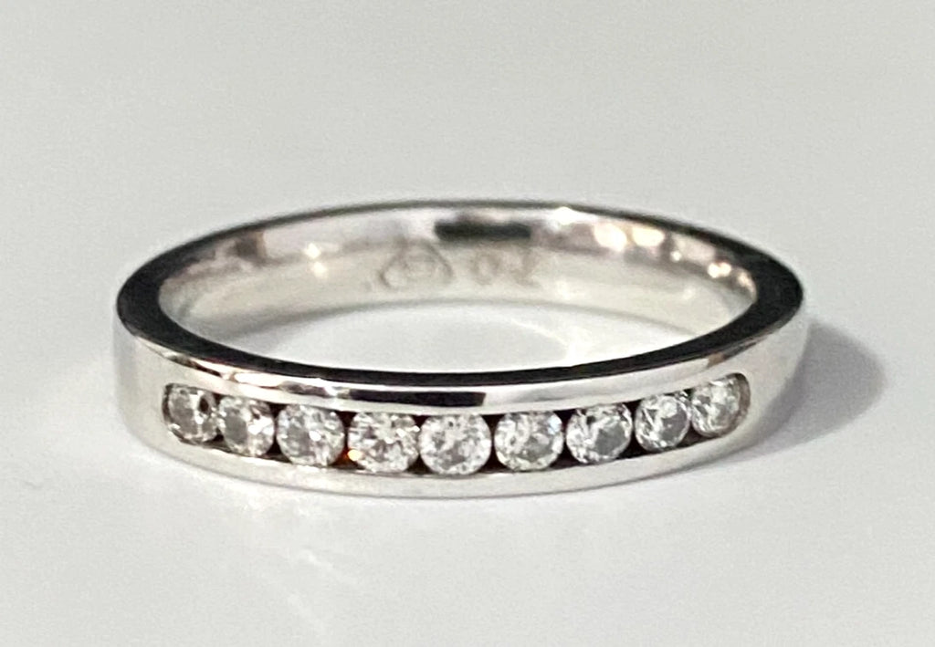 18K White Gold & 0.25CT Diamond Channel Set Ring Size M - 6