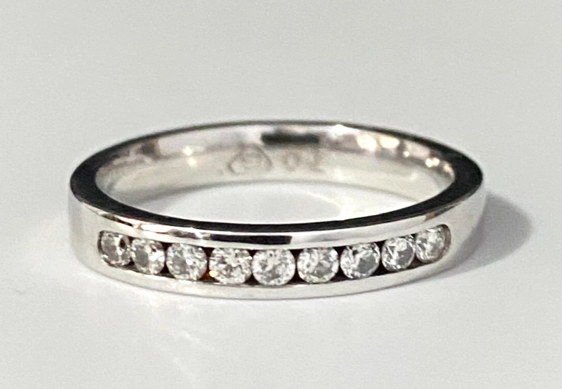 18K White Gold & 0.25CT Diamond Channel Set Ring Size M - 6