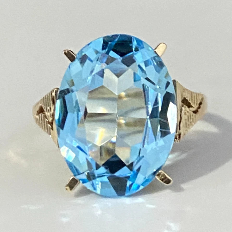 Vintage 9K Yellow Gold & Blue Stone Ring Size O - 7 1/4