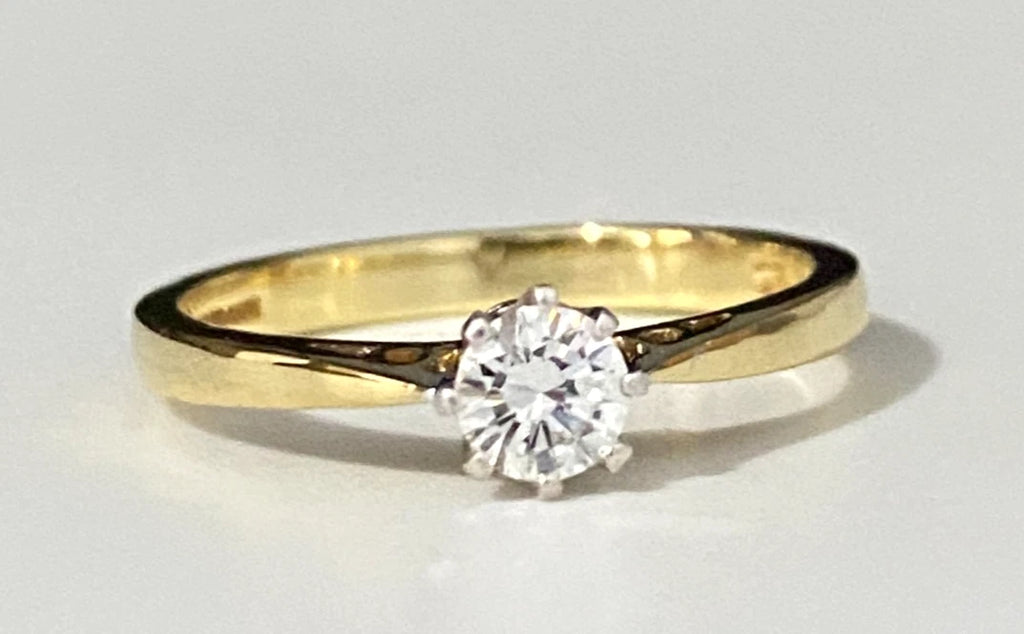 18K Yellow Gold & 0.25CT Diamond Solitaire Engagement Ring Size M - 6 1/4