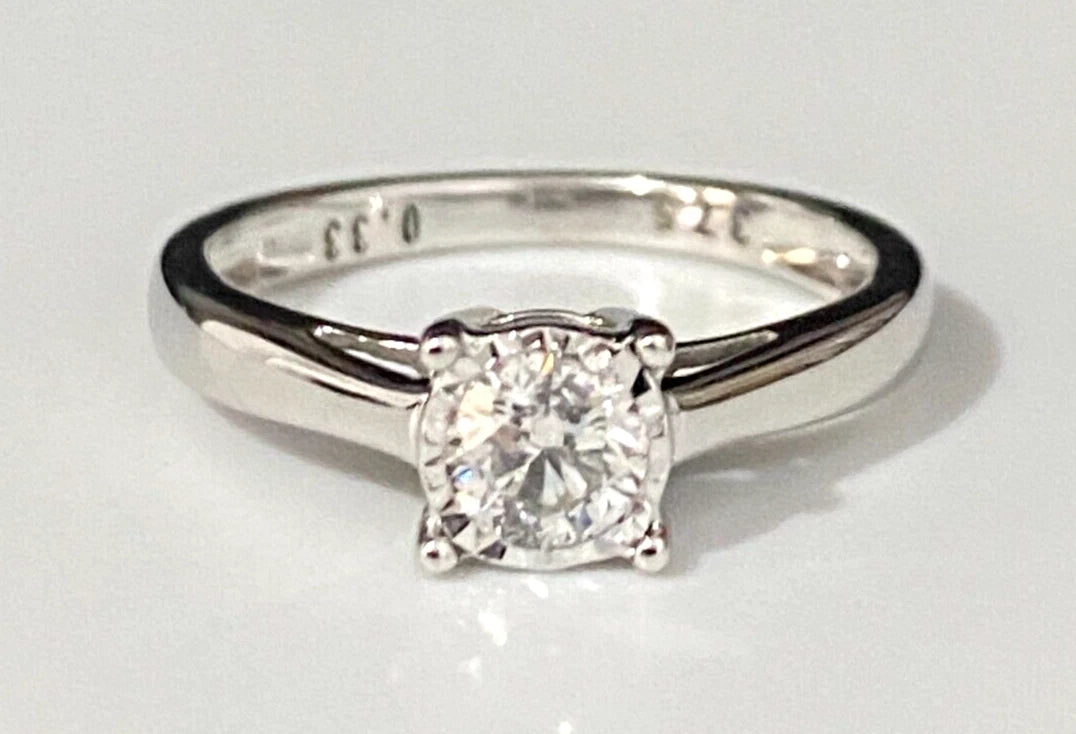 9K White Gold & 0.33CT Diamond Engagement Ring Size J - 4 3/4