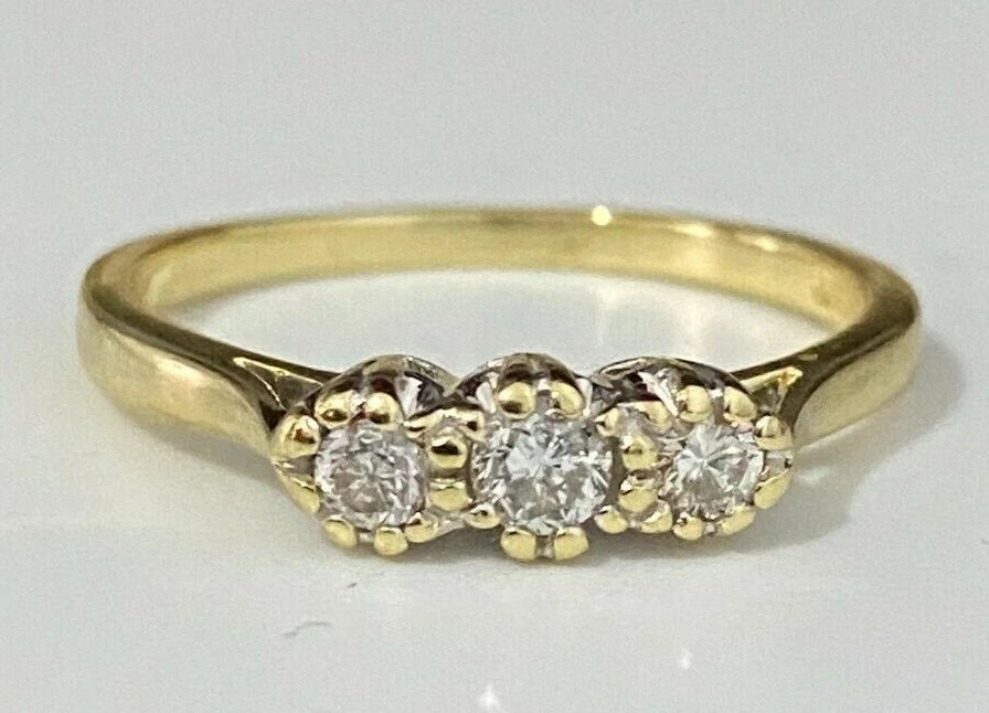 18K Yellow Gold & 0.22CT Diamond Three Stone Ring Size N 1/2 - 6 3/4