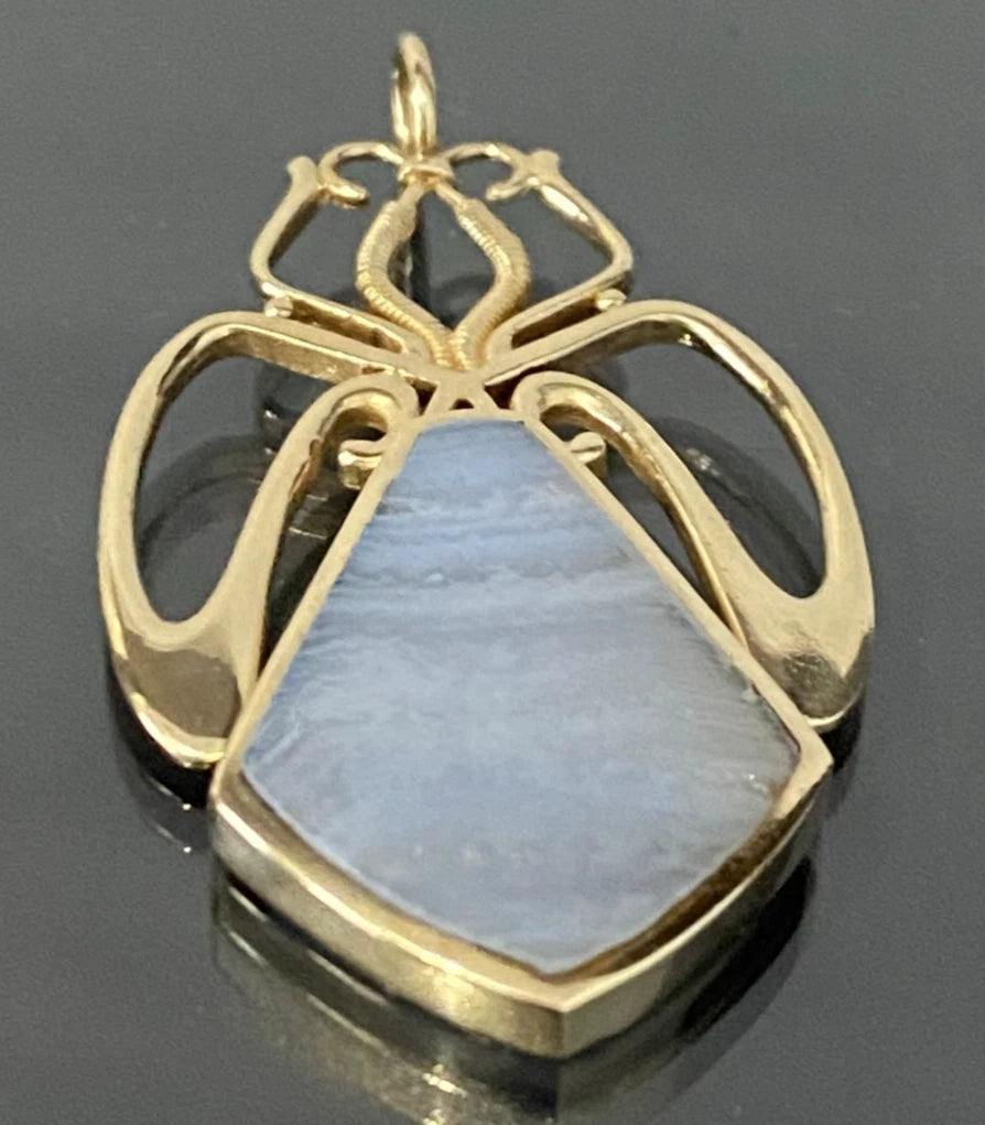 9K Yellow Gold & White Agate Spider Pendant 46.0mm