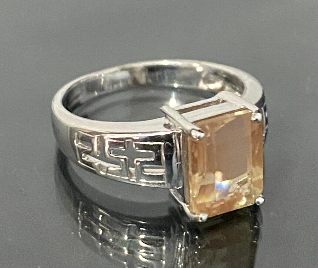9K White Gold & Andesine Single Stone Ring Size N - 6 1/2