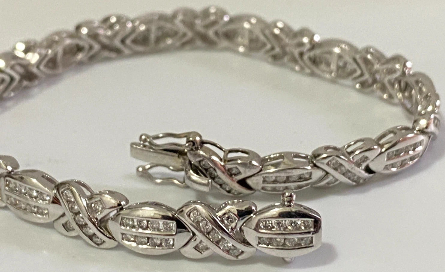 14K White Gold 1.50ct Diamond Channel-Set Bracelet