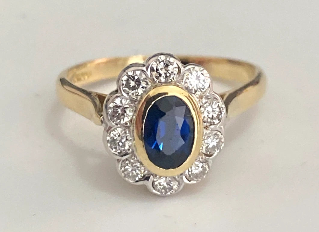 18K Yellow Gold Sapphire & Diamond Cluster Ring - Size K 1/2 (US 5.5)