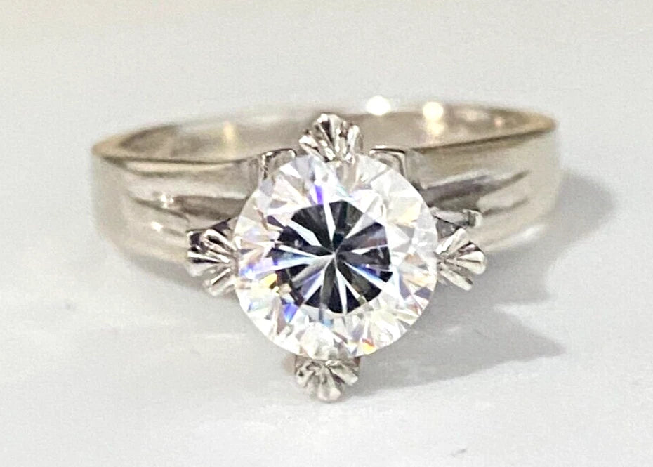 9K White Gold & Cubic Zirconia Solitaire Ring Size K 1/2 - 5 3/8