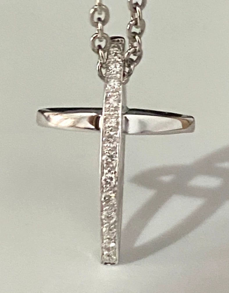 18K White Gold W/ Brilliant Diamond Cross Pendant