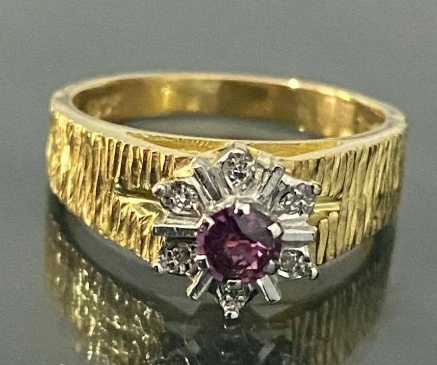 18K Yellow Gold W/ Garnet & Diamond Textured Cluster Ring Size L 1/2 - 5 7/8