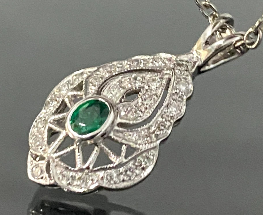 18K White Gold With Emerald & 0.20CT Diamond Pendant