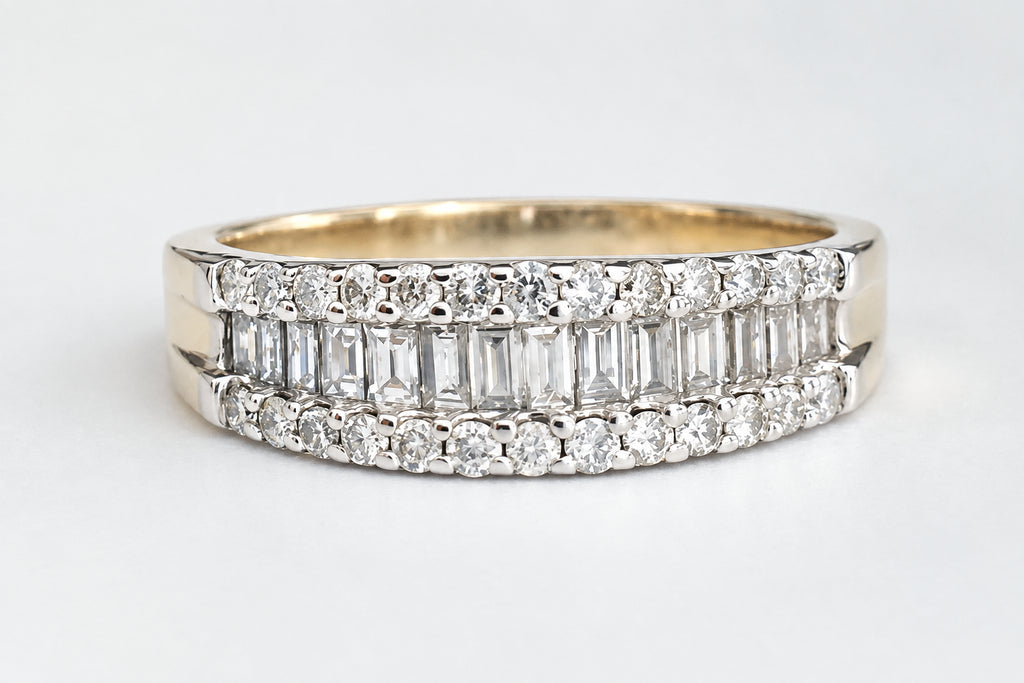 18K Yellow Gold & 0.70CT Diamond Anniversary Ring Size P (US 7.75)