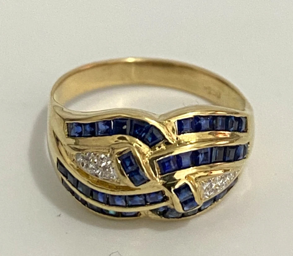 18ct Yellow Gold W/ Sapphire & Diamond Dress Ring Size R (US 8.75)