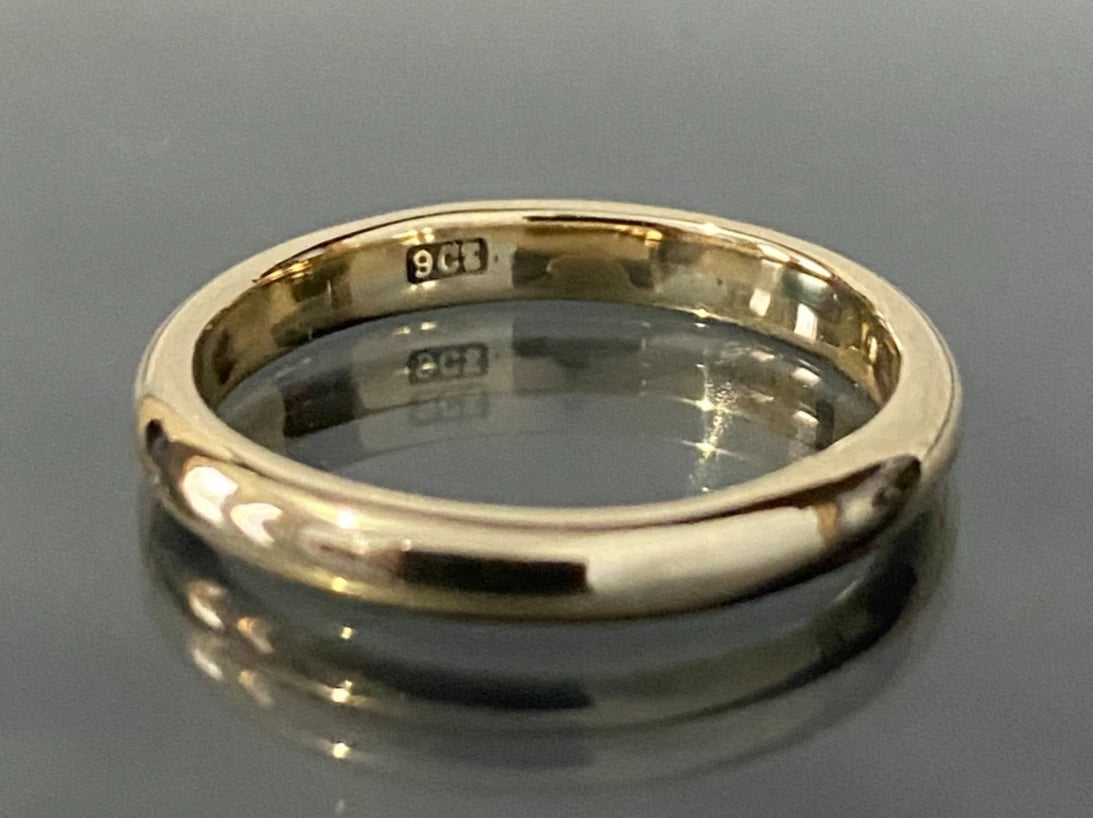 Vintage 9CT Yellow Gold Plain Wedding Band D Shape Bridal Ring Size M - 6 1/4