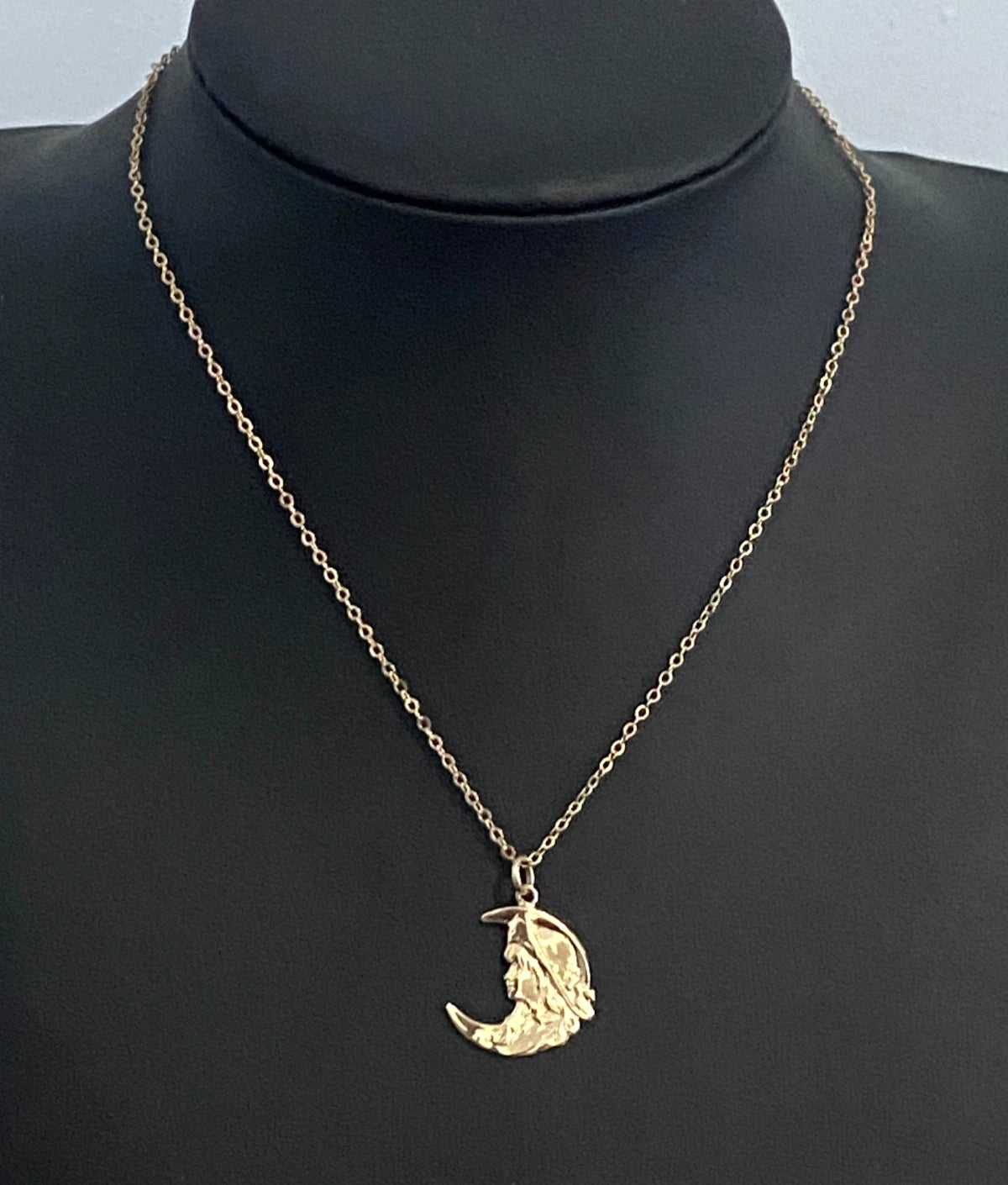 9ct Yellow Gold Lady Crescent Moon Charm / Pendant – 27mm