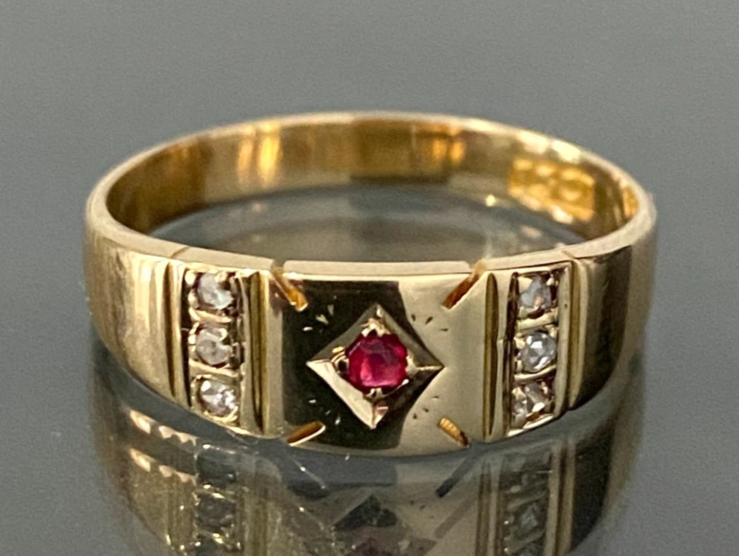 Victorian 15K Yellow Gold With Red Stone & Diamon Ring Size N - 6 3/4