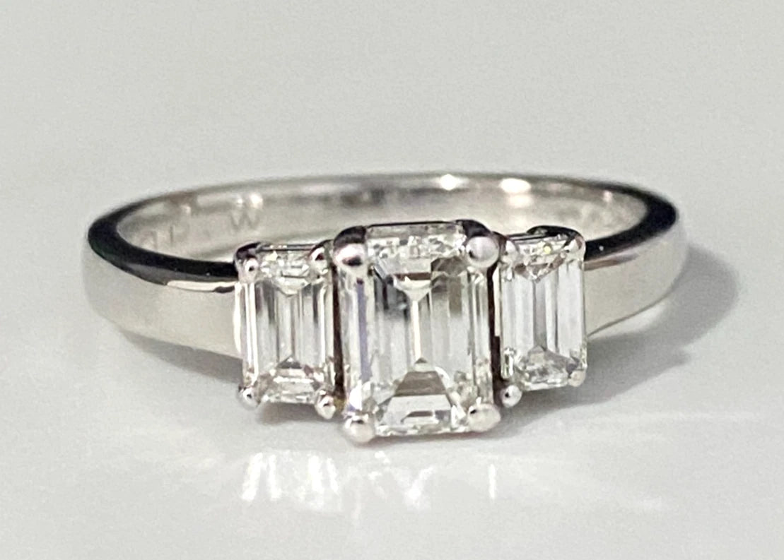 18K Gold & 1.0CT Emerald Diamond Engagement Ring /Certificate Size M - 6 1/4