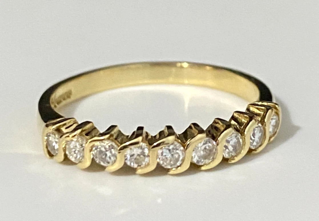 18K Yellow Gold & 0.30CT Diamond Wedding Band Ring Size O - 7 1/4