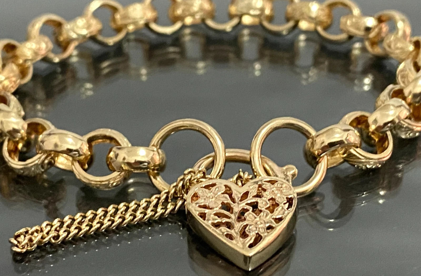 9K Yellow Gold Belcher Link Filigree Heart Padlock Bracelet