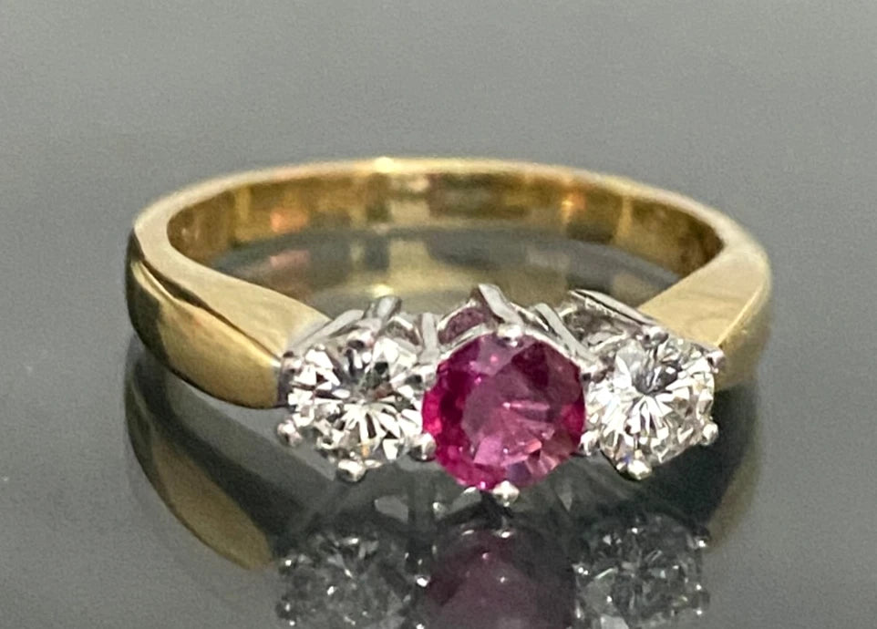 18ct Yellow Gold Ruby & Diamond 3 Stone Ring – Size I 1/2 (US 4.5)