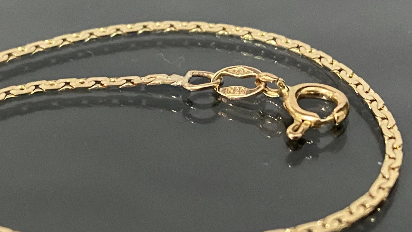 14K Yellow Gold C-Link Bracelet 19.50cm Long