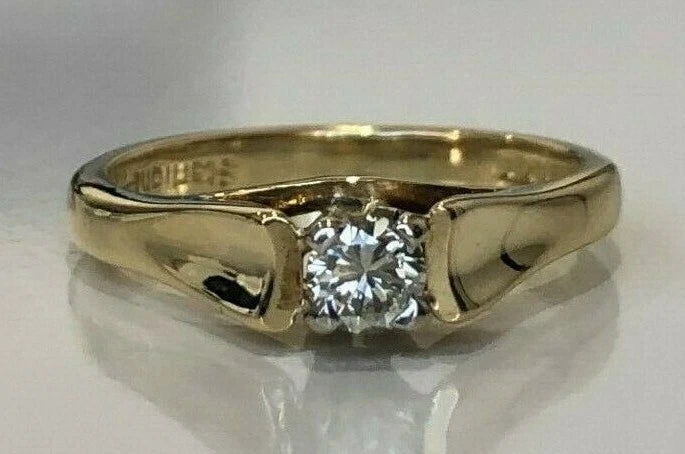 18K Yellow Gold & Diamond Solitaire Ring Size J - 4 5/8
