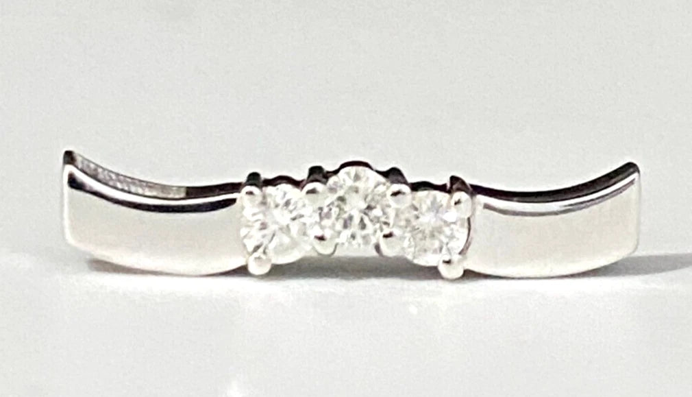 9K White Gold W/ 0.33CT Diamond Pendant