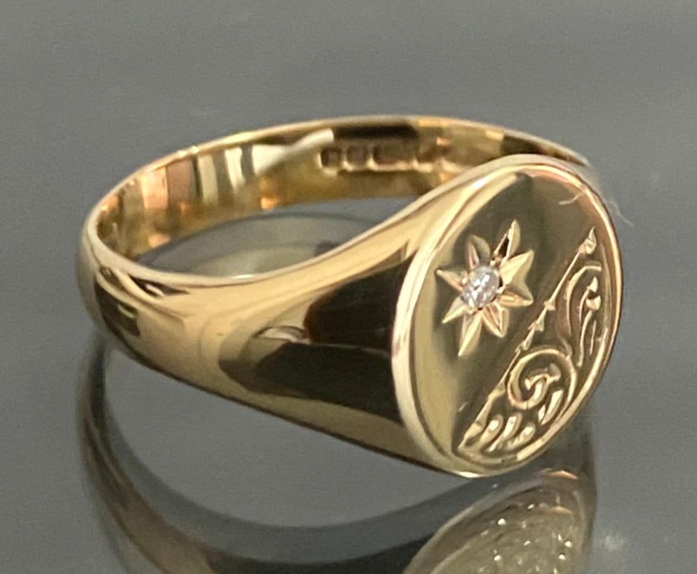 Vintage 9K Yellow Gold Diamond Engraved Oval Signet Ring Size P 1/2 (US 8)