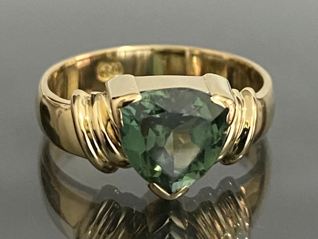 18K Yellow Gold 3.0CT Trillion Cut Green Sapphire Ring - Size S (US 9.25)