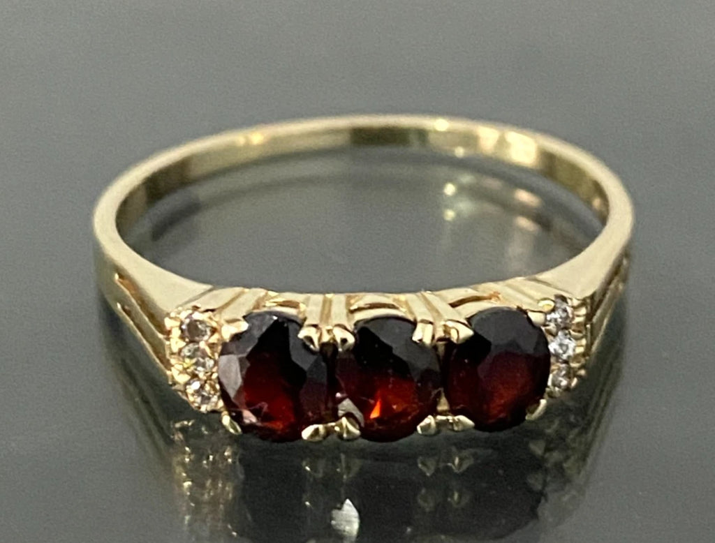 9K Yellow Gold W/ Garnet & CZ Three Stone Ring Size V 1/2 - 11