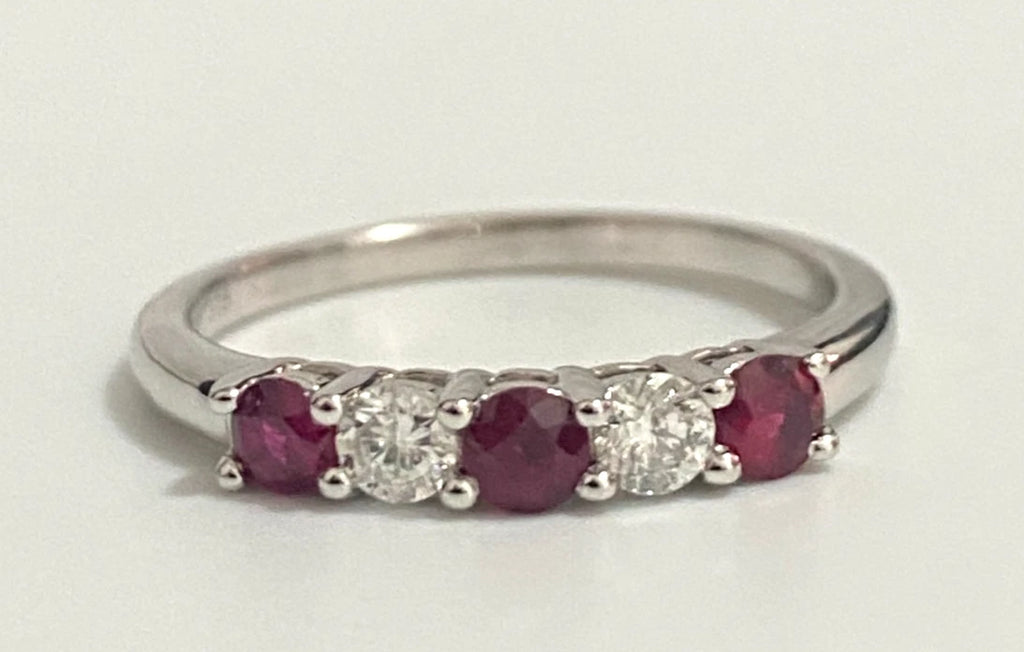 9K White Gold W/ Ruby & Diamond 5 Stone Band Ring Size M 1/2 (US 6.5)