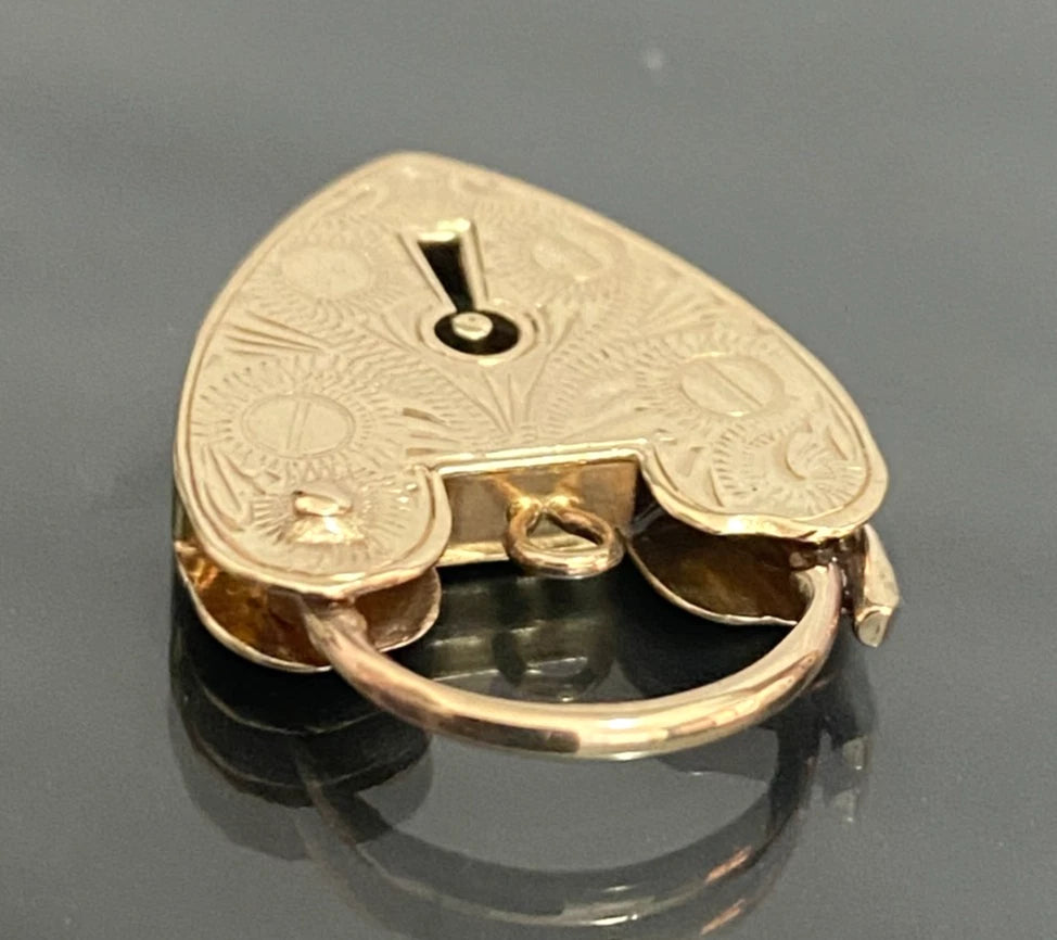Vintage 9ct Yellow Gold Heart Engraved Padlock Clasp / pendant