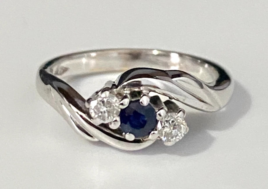 9K White Gold W/ Sapphire & Diamond Crossover Ring Size G 1/2 - 3 3/4