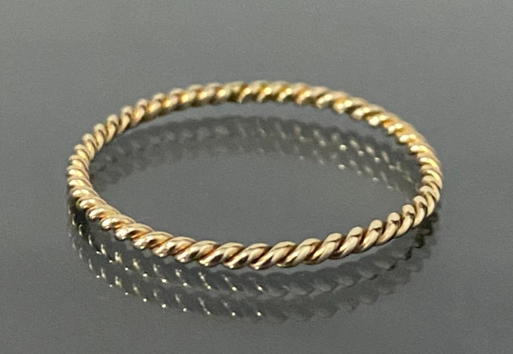 Vintage 9ct Yellow Gold Twist Stacking Band Ring – Size O (7.25)