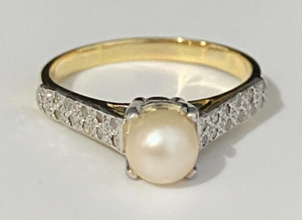 18K Yellow Gold W/ Pearl & Diamond Ring Size U - 10 1/4