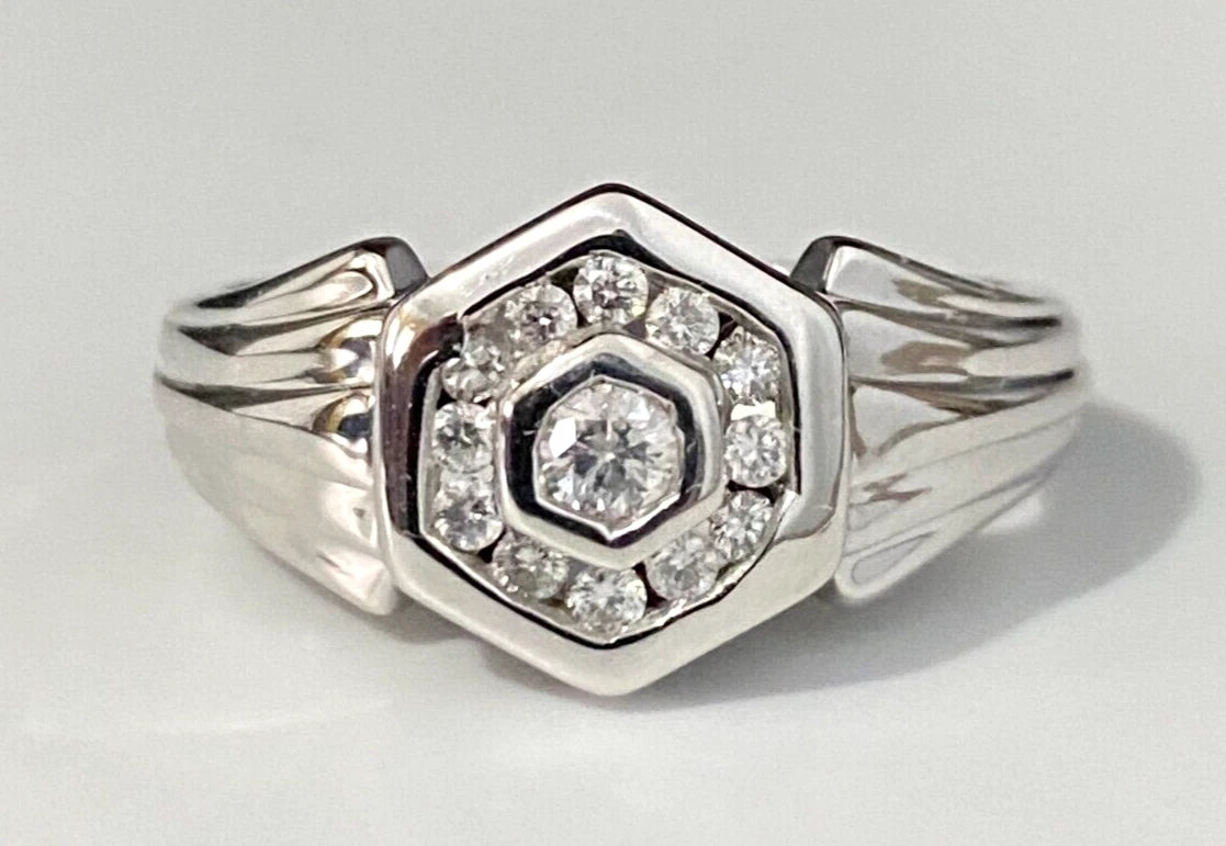 9K White Gold & 0.30CT Diamond Cluster Ring Size R - 8 5/8