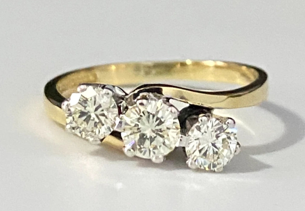 18K Yellow Gold & 0.75CT Diamond Three Stone Crossover Ring Size L 1/2 - 6