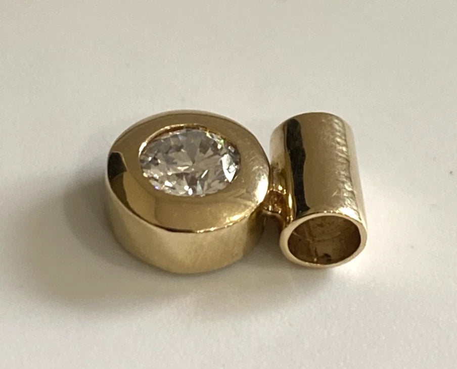 9K Yellow Gold & Cubic Zirconia Single Stone Pendant