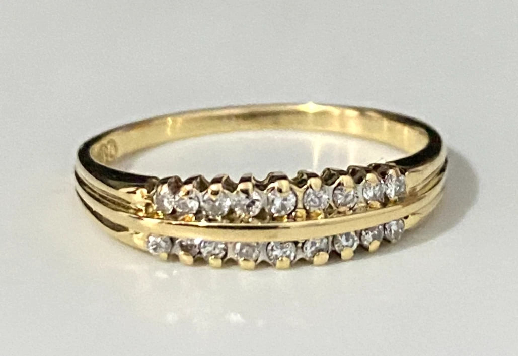 18K Yellow Gold & Diamond Two Row Band Ring Size P - 7 3/4