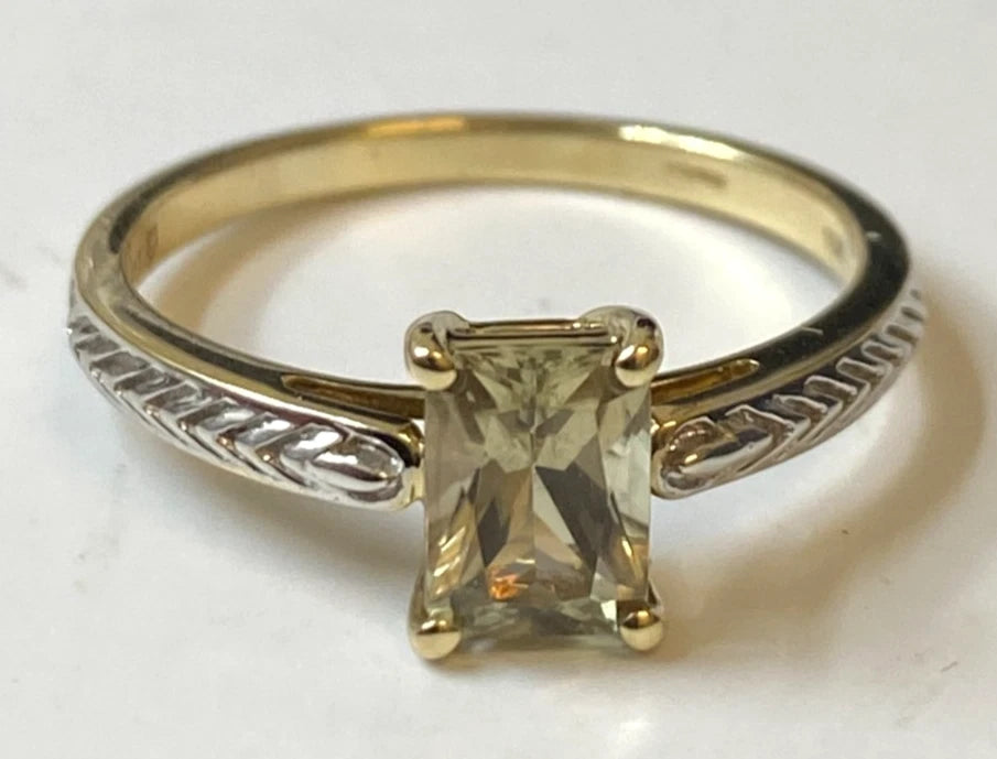 10CT Yellow Gold & Diaspore Single Stone Ring Size P - 7 3/4